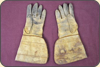 Buckskin gloves